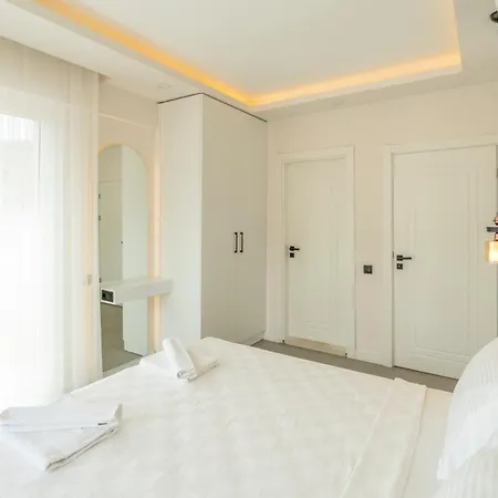 Vila Kanyon Peninsula