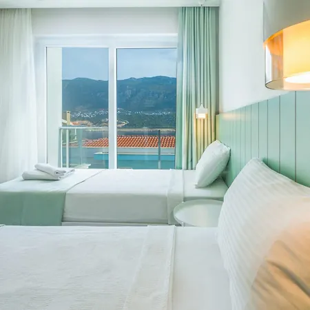 Vila Kanyon Peninsula