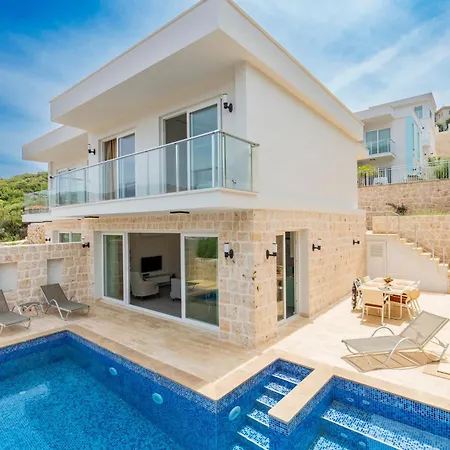 Vila Kanyon Peninsula